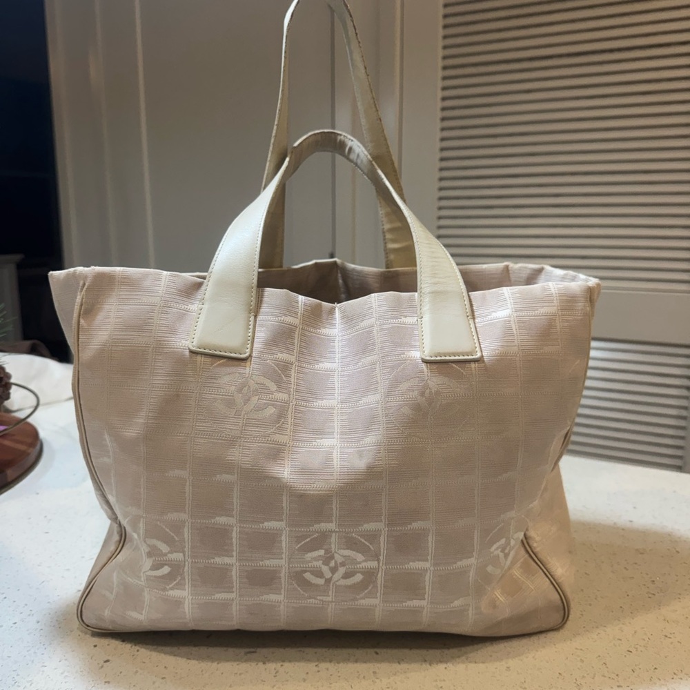 🛑 SOLD 🛑 Chanel Vintage Travel Line Tote – Pink, authentic - Picture 1 of 17